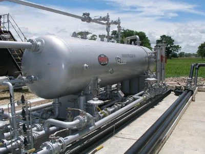 1200 kW natural gas generator running in Cambodia